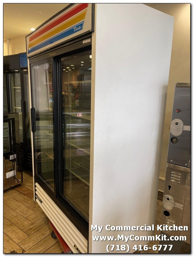 USED True GDM-45-HC-LD 2 Door Glass Merchandiser