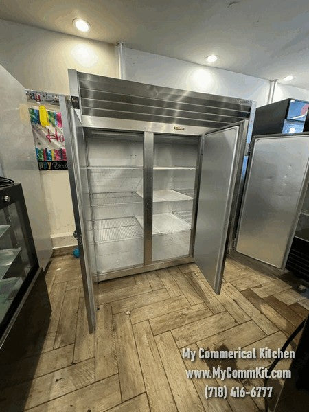 USED Traulsen G31010JC 3 Section Solid Door freezer